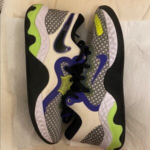 Nike Renew Men’s Size 8 gently worn